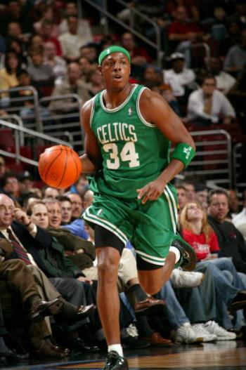 官方：美因茨主帅亨里克森下课；球队积6分排名德甲垫底（官方：美因茨解雇主帅亨里克森，球队仅6分暂列德甲末位）