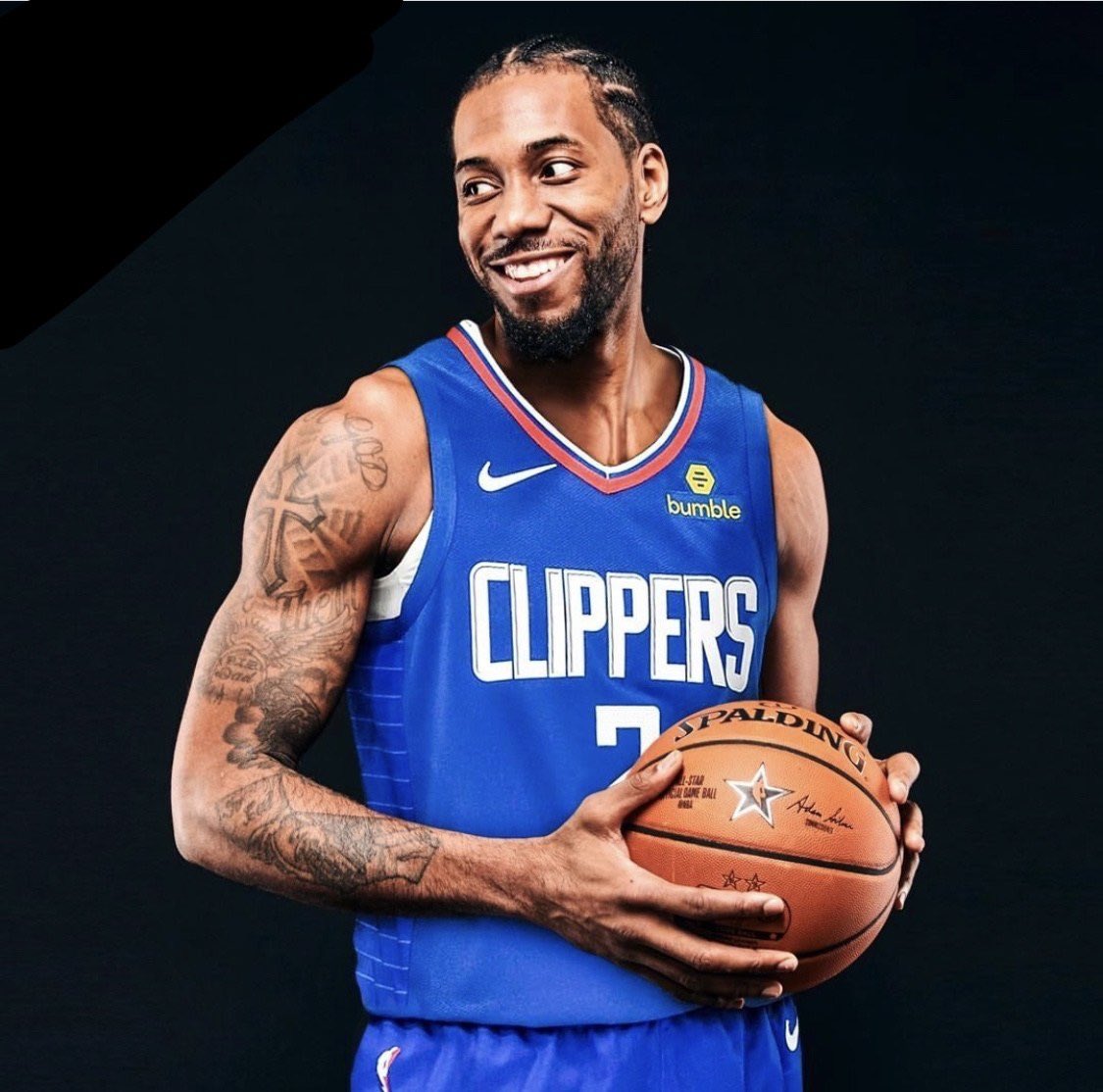 足球这项运动陪伴了我整个初高中，今天我十八岁了，...（从初中到高中，足球一路相随，十八岁的今天...）