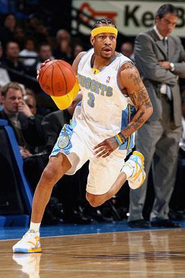 胡荷韬：现在膝盖还有很多问题；已不把自己看作年轻球员了（胡荷韬：膝盖问题仍多，已不再把自己当年轻球员）