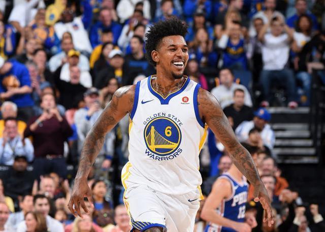 跟队：邓弗里斯脚踝疼痛未消除，可能告别2025年剩余比赛（队记：邓弗里斯脚踝伤势未愈，恐无缘2025年剩余赛程）