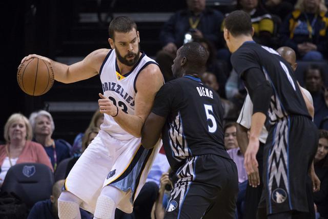 那不勒斯官方：吉尔摩周一将接受手术；据悉将缺阵至明年一月（那不勒斯通报：吉尔摩周一手术，或将缺阵至明年一月）