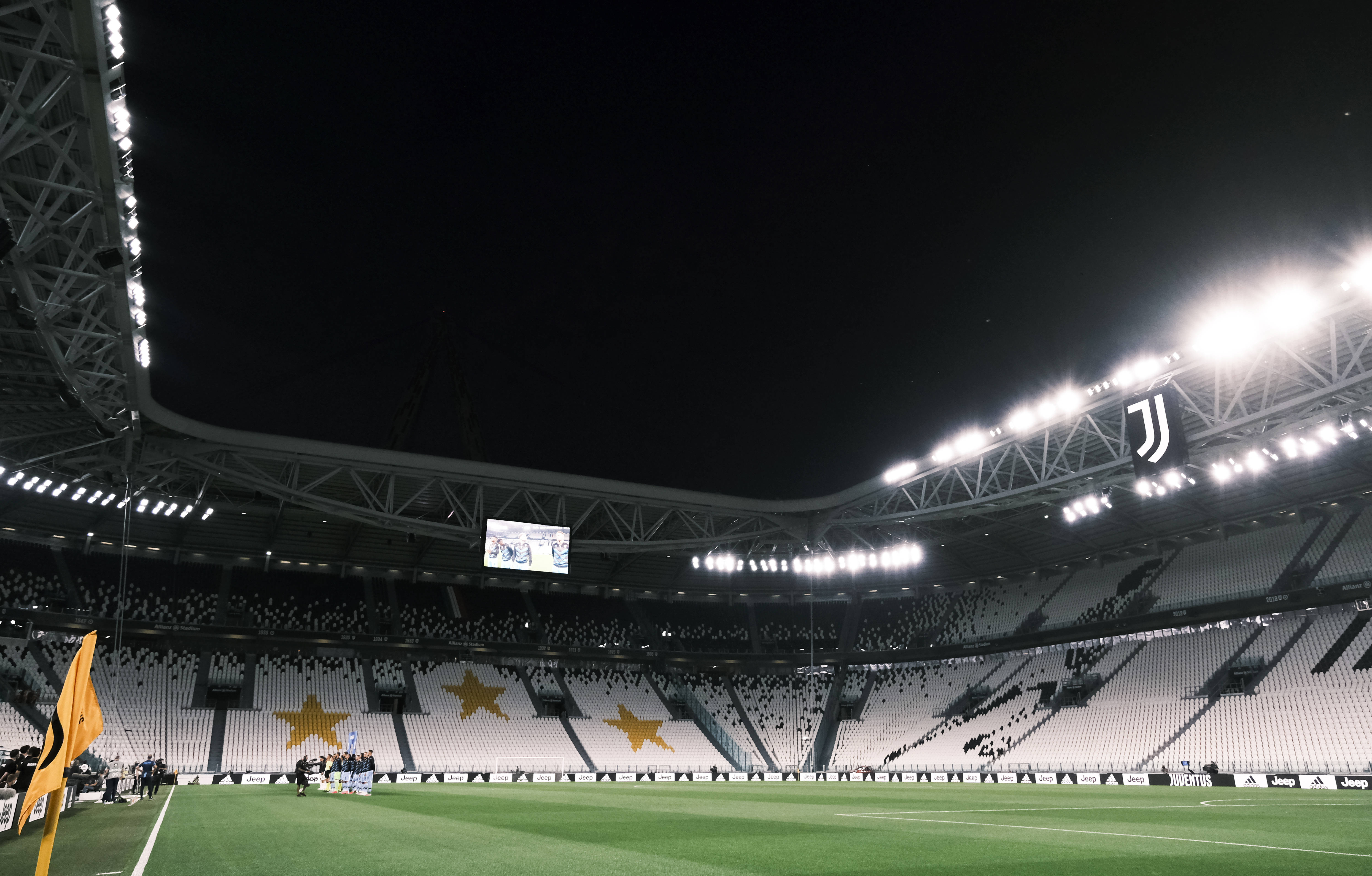 里程碑，海港中场徐新已为中国俱乐部出战200场比赛（中国俱乐部200战达成！海港中场徐新迎来职业里程碑）