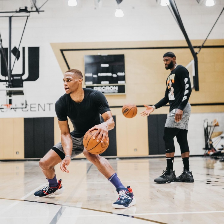 韩旭谈加盟珀斯山猫队：进步后把这些水平和能力带回中国女篮（韩旭谈加盟珀斯山猫：提升自我后把能力带回中国女篮）