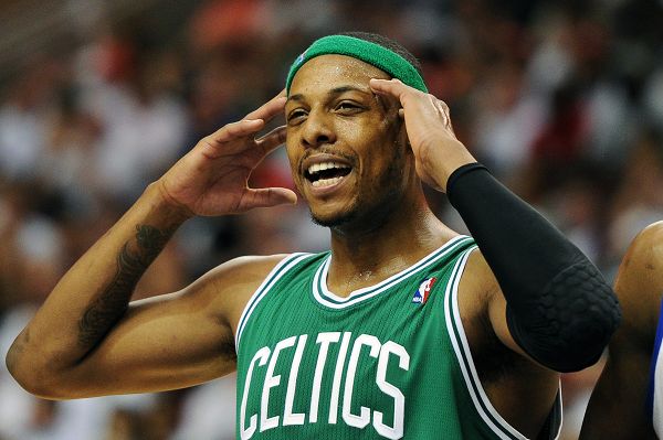 芒特：中场DNA已刻入灵魂！踢10号位？防守必须拉满（芒特：中场基因刻在骨子里，踢10号也得把防守拉满）