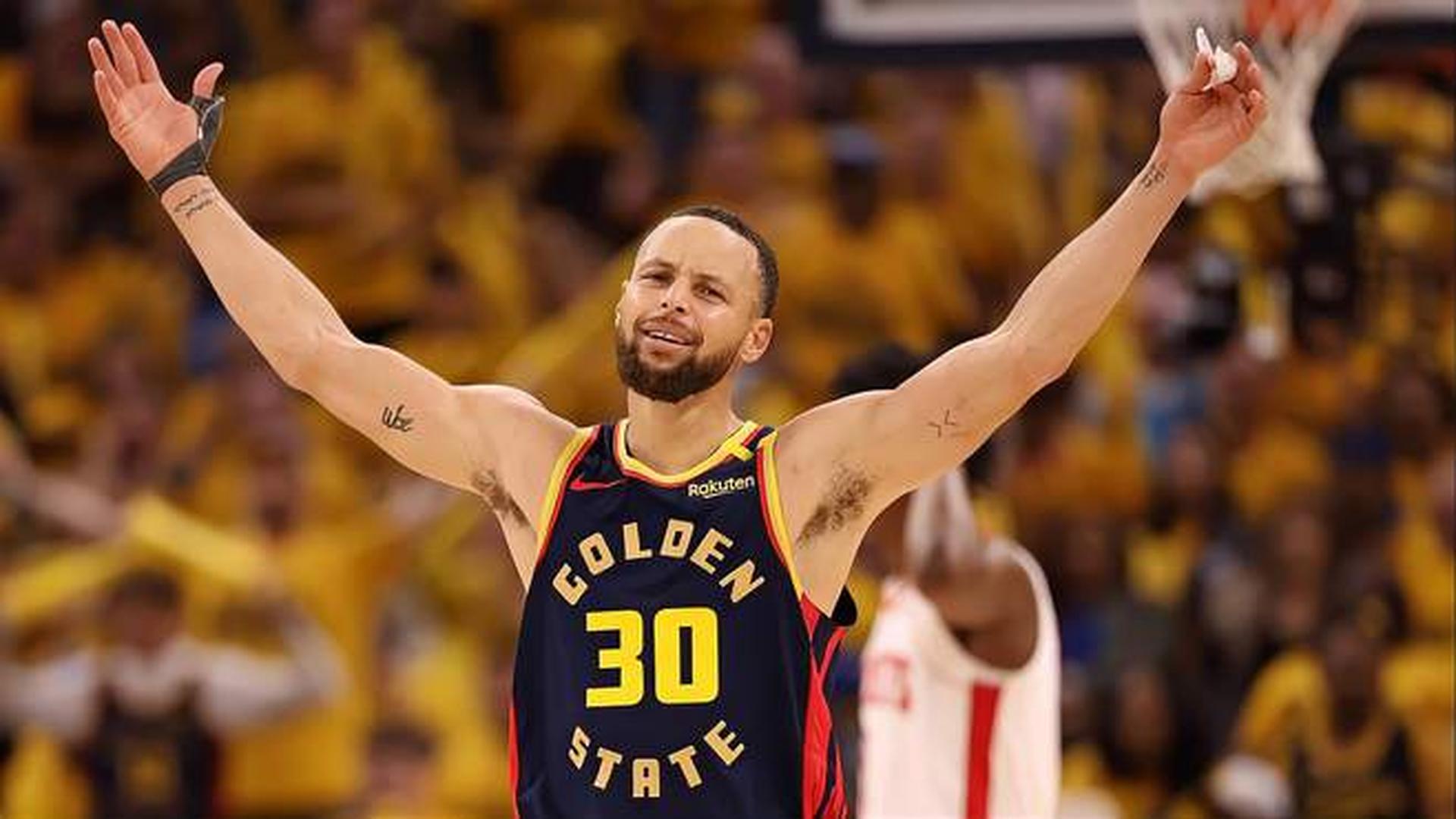 西蒙斯：在巴黎时，内马尔一直照顾我；英超就是世界第一联赛（西蒙斯称在巴黎受内马尔照顾，直言英超是世界第一联赛）