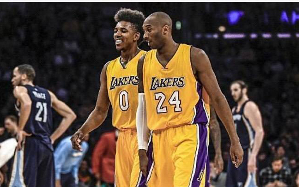 记者：阿什拉夫将返回摩洛哥康复，并为参加非洲杯做准备（记者：阿什拉夫将回摩洛哥康复，备战非洲杯）