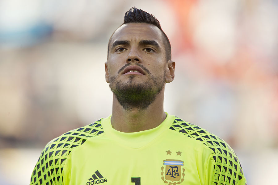 出席白宫晚宴后，C罗与美国防务部长合影（白宫晚宴后，C罗与美防长同框合影）