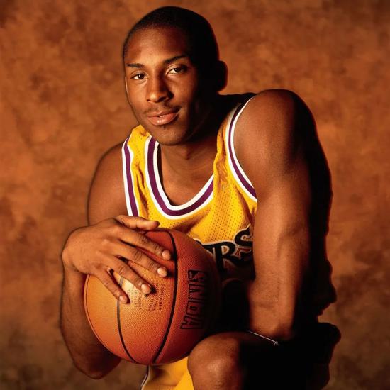 高清：西甲皇马3-0 姆巴佩一条龙+世界波（西甲-皇马3-0大胜，姆巴佩一条龙破门+世界波建功）