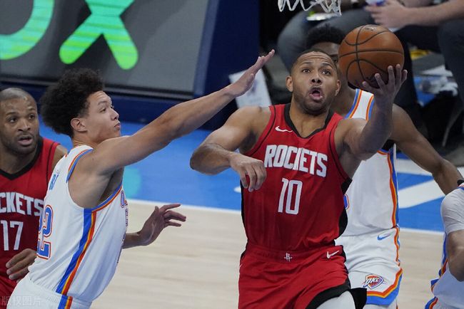 托蒂：说C罗的坏话只能说明你在嫉妒他，他和梅西的水平相当（托蒂：抹黑C罗只是出于嫉妒，他与梅西实力不相上下）