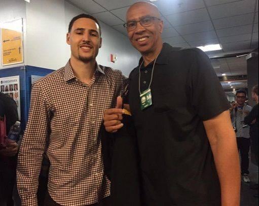 皇马更衣室，谁话事？（皇马更衣室，谁作主？）