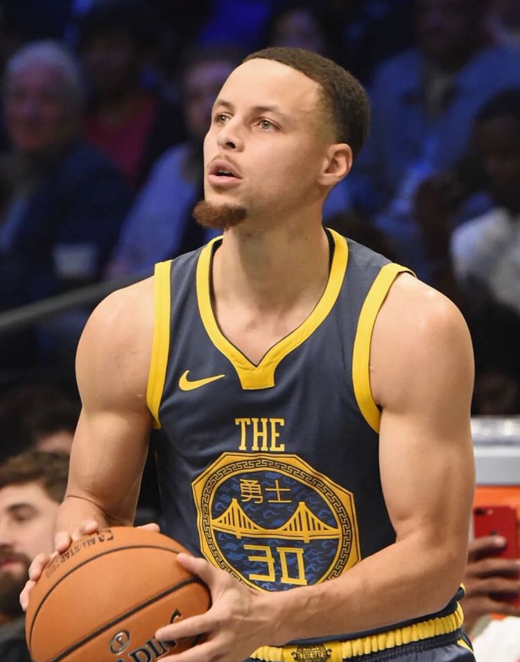 毕尔巴鄂竞技迎战皇家马德里：两位关键球员回归引发期待（毕尔巴鄂竞技对阵皇家马德里：两大主力回归备受瞩目）