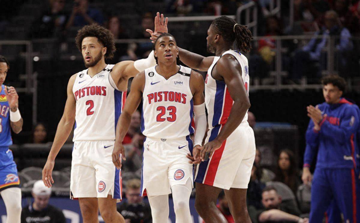 库蒂尼奥为小儿子庆祝生日，一家人身穿他效力过球队的球衣（库蒂尼奥为幼子庆生，全家齐穿其昔日球队球衣）