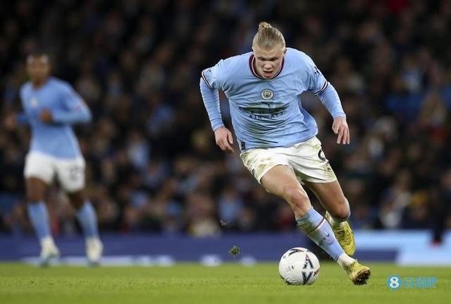 索赔，7名被禁赛一年的马来西亚归化球员计划起诉马来西亚足协（7名遭一年禁赛的马来西亚归化球员拟起诉马来西亚足协并索赔）